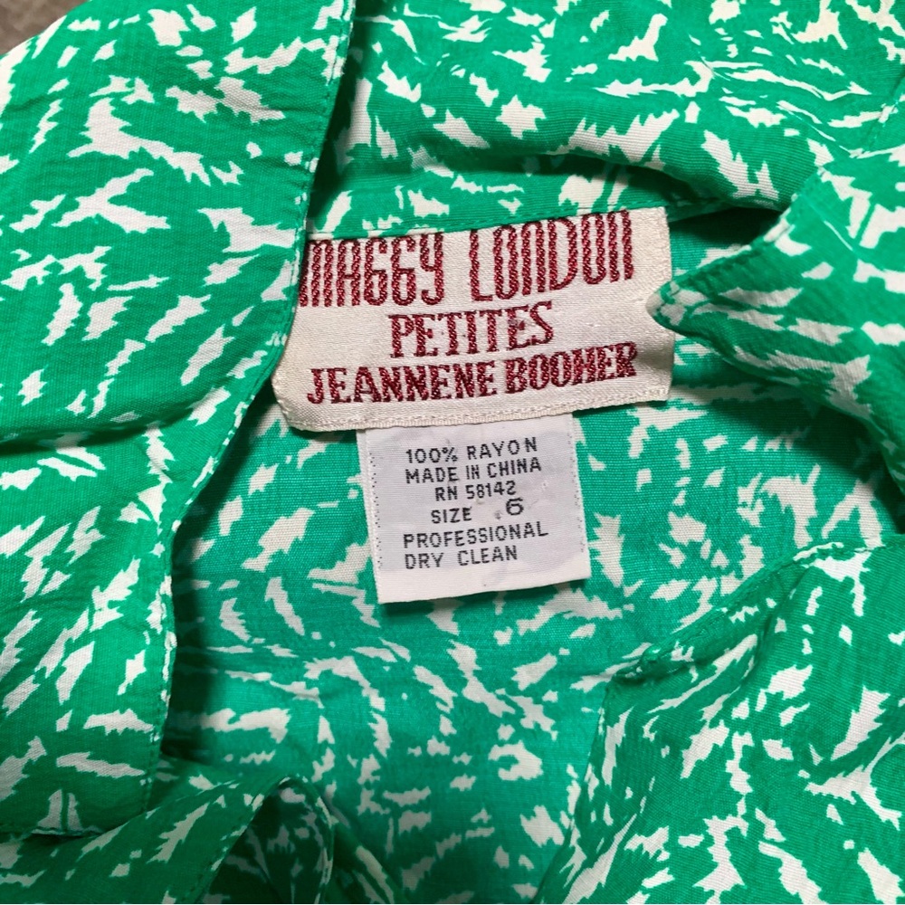 Vintage Maggie London Petites Green Printed Dress – Size 6 – Retro Chic 🌿 - Picture 5 of 5